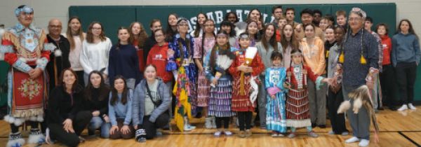MBCI students host international exchange students