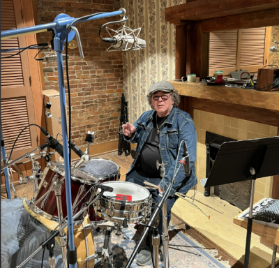 Henderson ventures out and records in Nashville