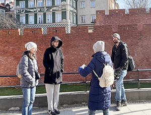 Karney tackles war in Ukraine in new doc
