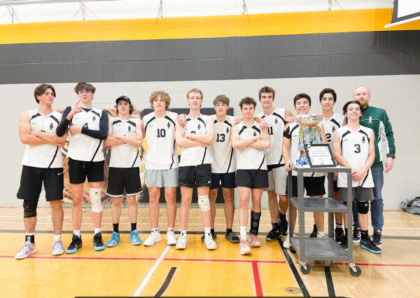 Clippers sail to tourney wins in volleyball, hockey